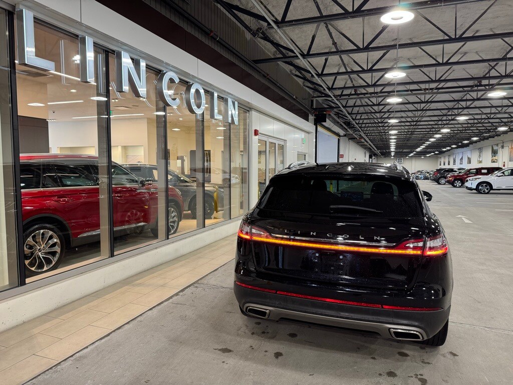 2022 Lincoln Nautilus Reserve photo 4