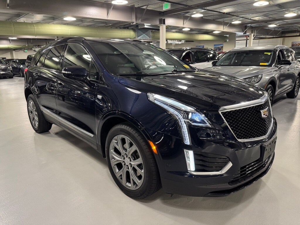 2021 Cadillac XT5 Sport photo 3