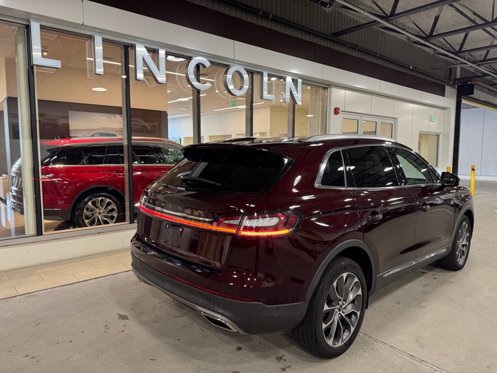 2023 Lincoln Nautilus Reserve photo 4