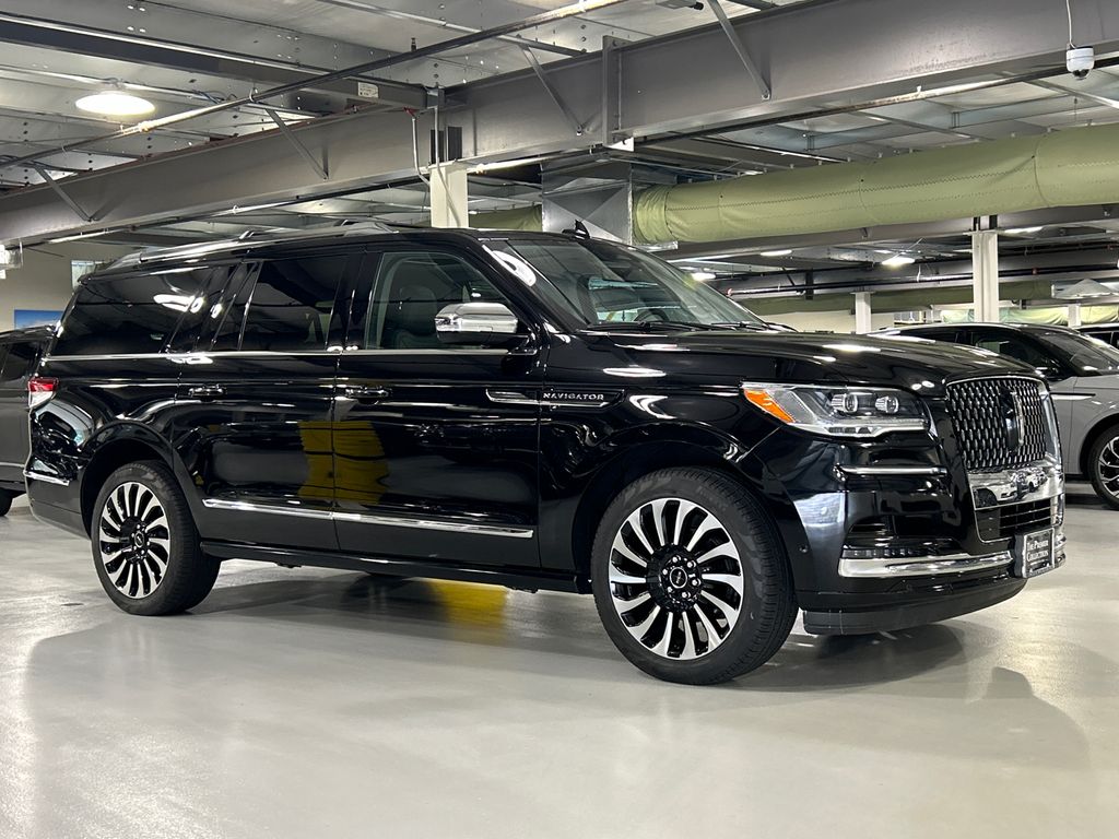 2022 Lincoln Navigator Black Label L 4WD's photo