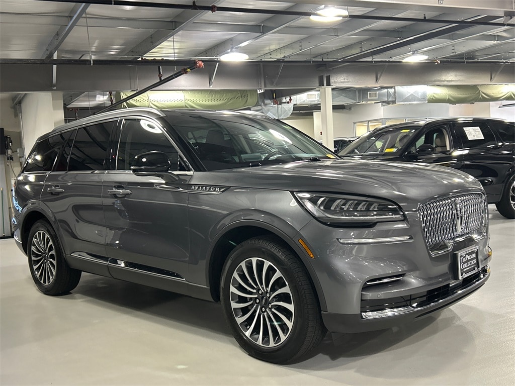 2023 Lincoln Aviator Base's photo
