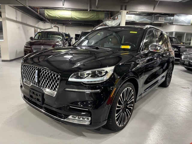 2022 Lincoln Aviator Black Label's photo
