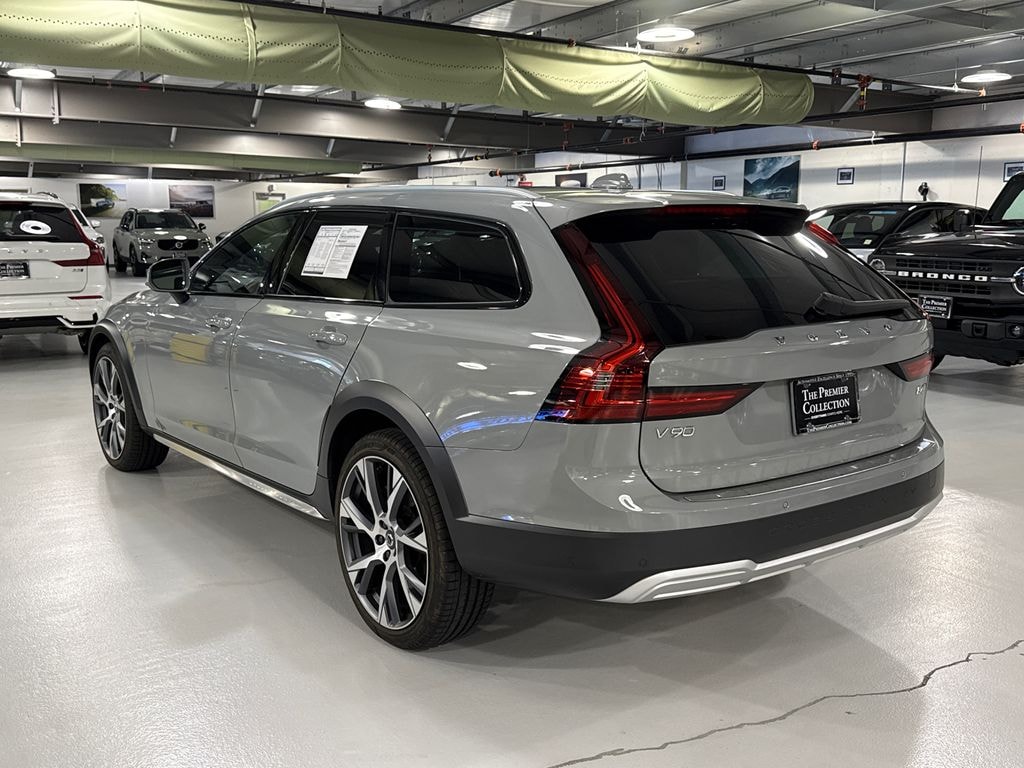 Used 2024 Volvo V90 Cross Country B6 Wagon