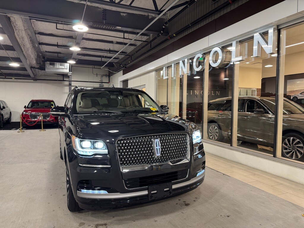 2022 Lincoln Navigator Reserve photo 2