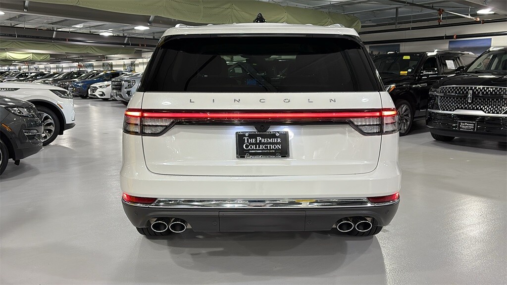 2025 Lincoln Aviator Reserve photo 3
