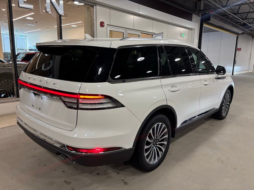 2022 Lincoln Aviator Standard photo 4
