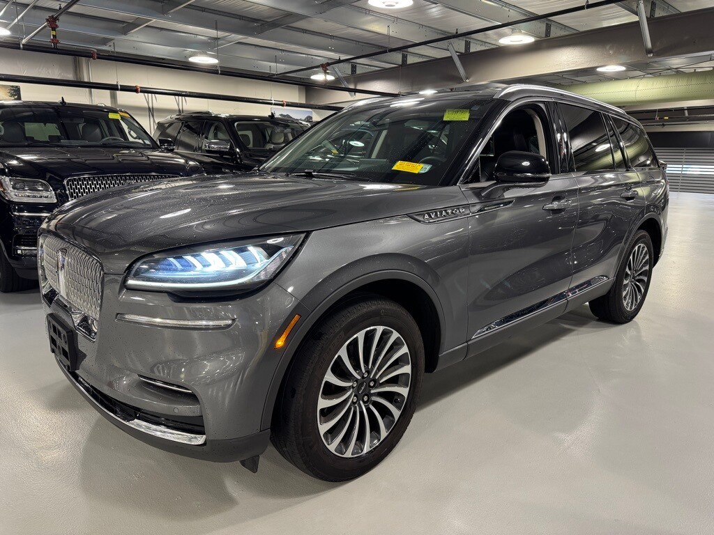 2023 Lincoln Aviator Standard photo 3