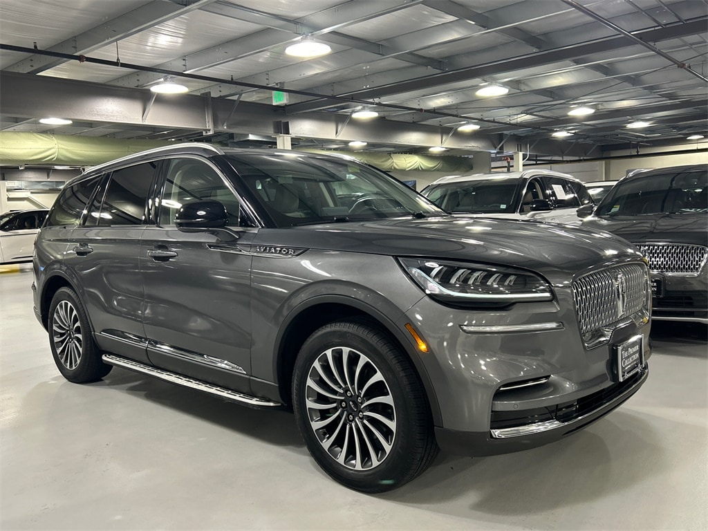 2022 Lincoln Aviator Base's photo