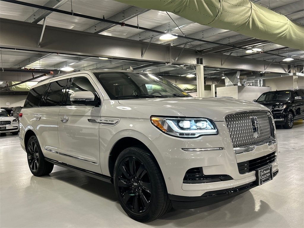 2023 Lincoln Navigator Reserve's photo