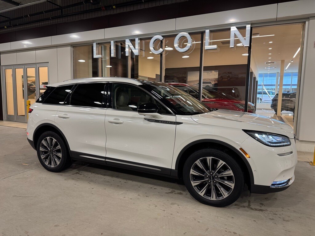 2021 Lincoln Corsair Reserve photo 2