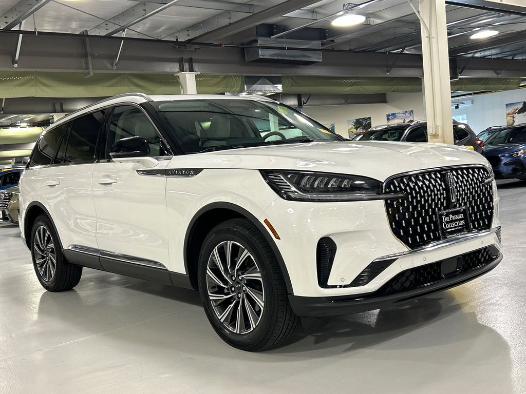 2026 Lincoln Aviator Premiere AWD's photo