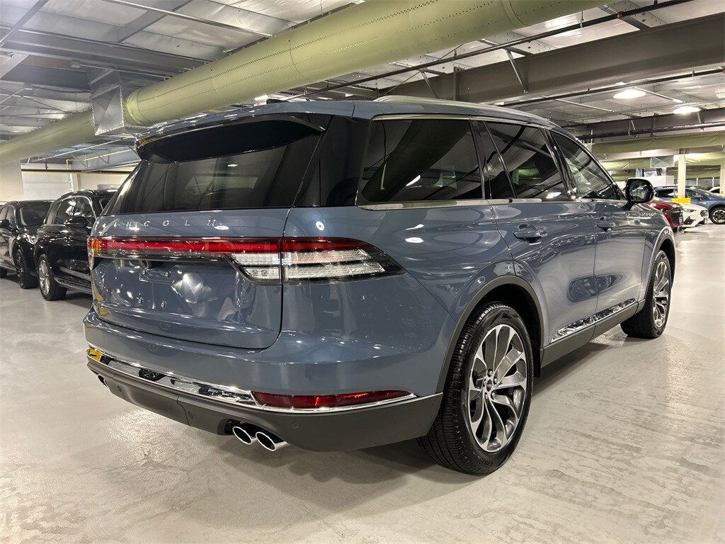 2025 Lincoln Aviator Reserve photo 2