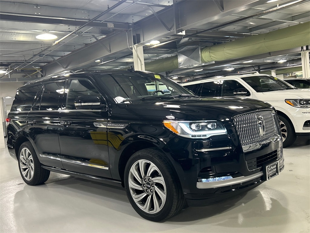 2022 Lincoln Navigator Reserve's photo