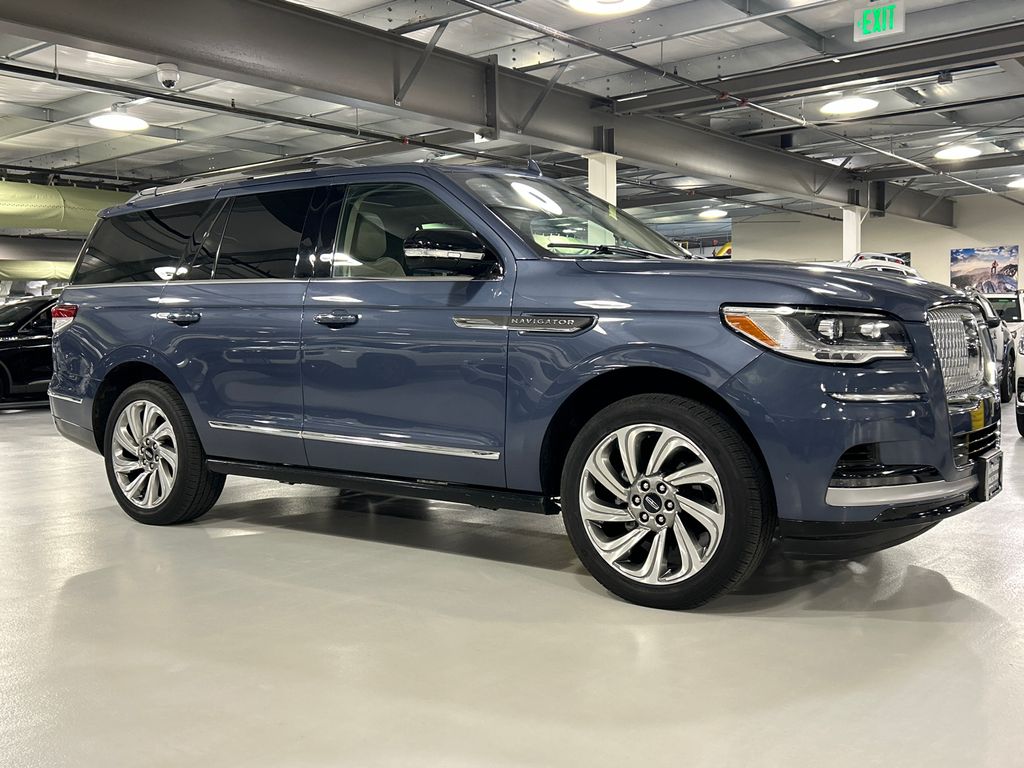 2023 Lincoln Navigator Reserve 4WD's photo