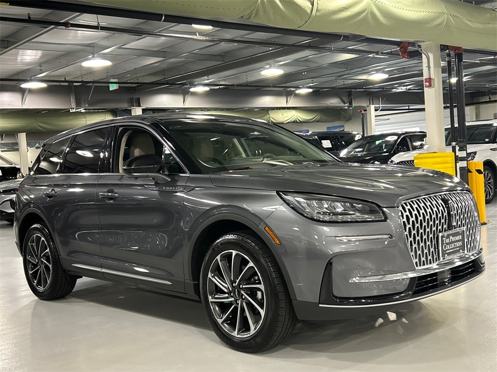 2023 Lincoln Corsair Base's photo