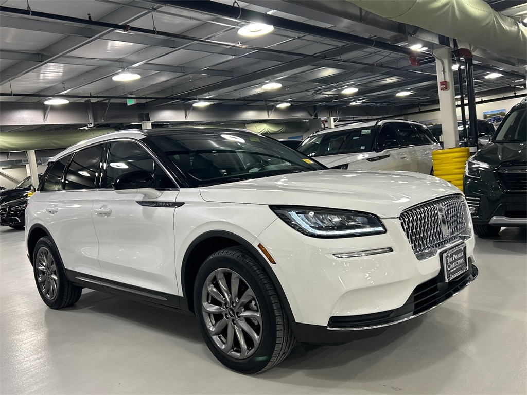 2022 Lincoln Corsair Base's photo