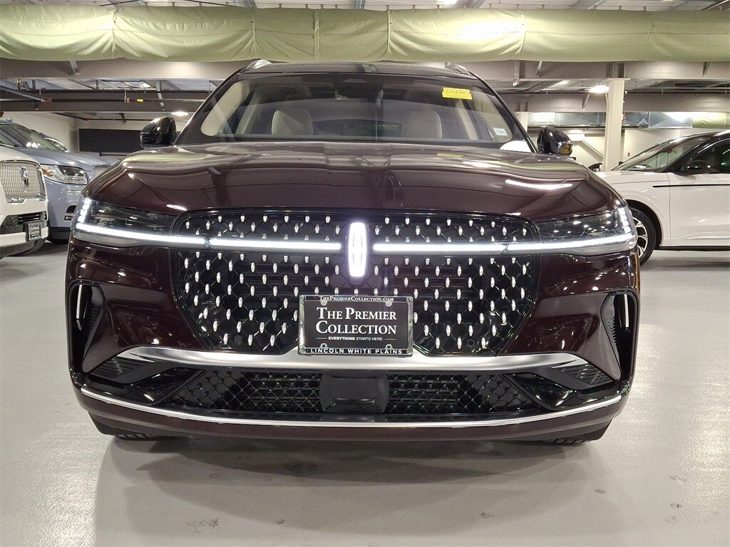 2025 Lincoln Nautilus Premiere photo 2