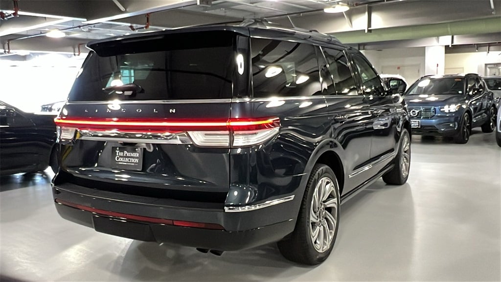 Used 2022 Lincoln Navigator Reserve with VIN 5LMJJ2LT3NEL03442 for sale in Elmsford, NY