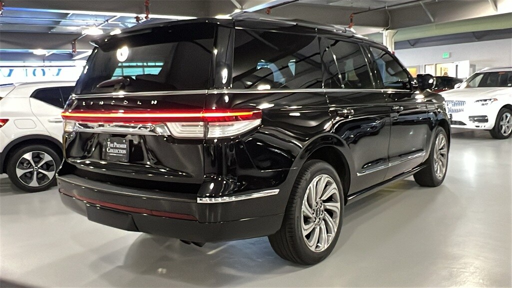 2022 Lincoln Navigator Reserve photo 2