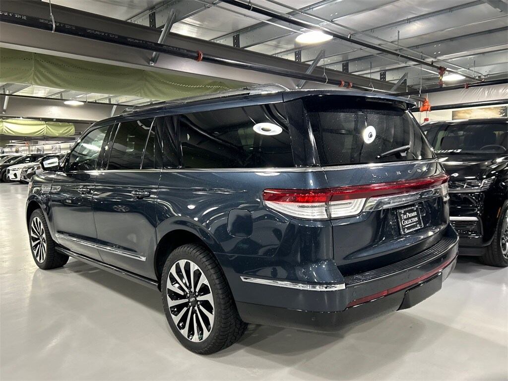 2022 Lincoln Navigator L Reserve photo 3