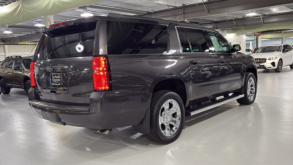 2017 Chevrolet Suburban LT photo 2