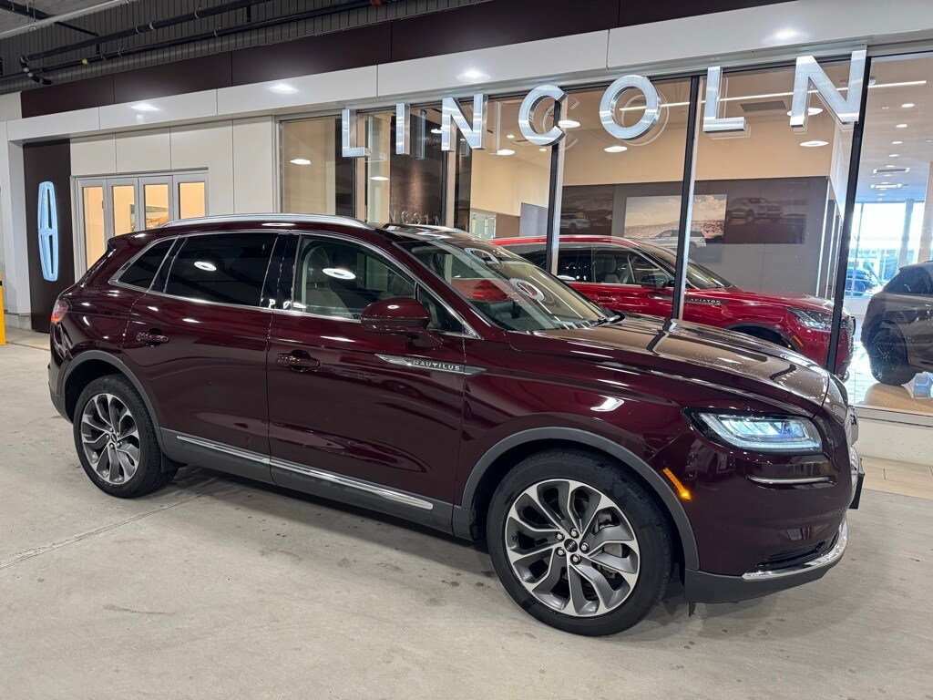 2023 Lincoln Nautilus Reserve photo 3