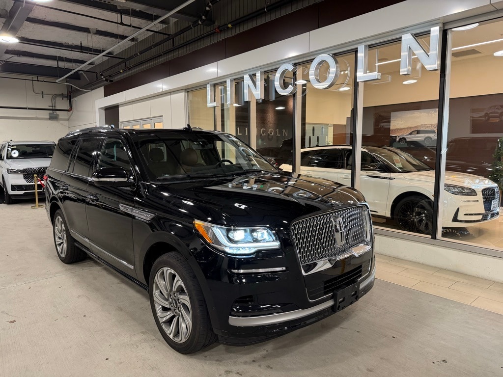 2022 Lincoln Navigator Reserve's photo