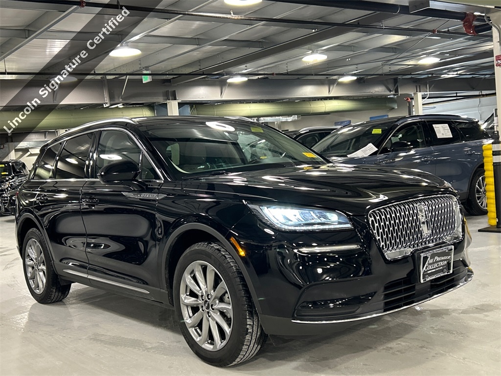 2022 Lincoln Corsair Base