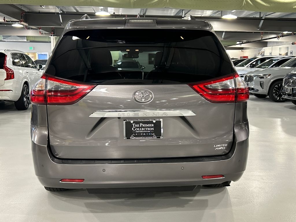 Used 2020 Toyota Sienna Limited Premium Minivan/Van