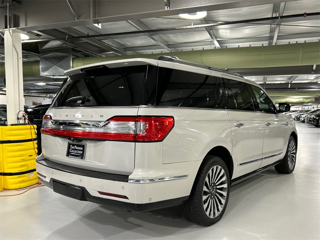 2019 Lincoln Navigator L Reserve photo 2