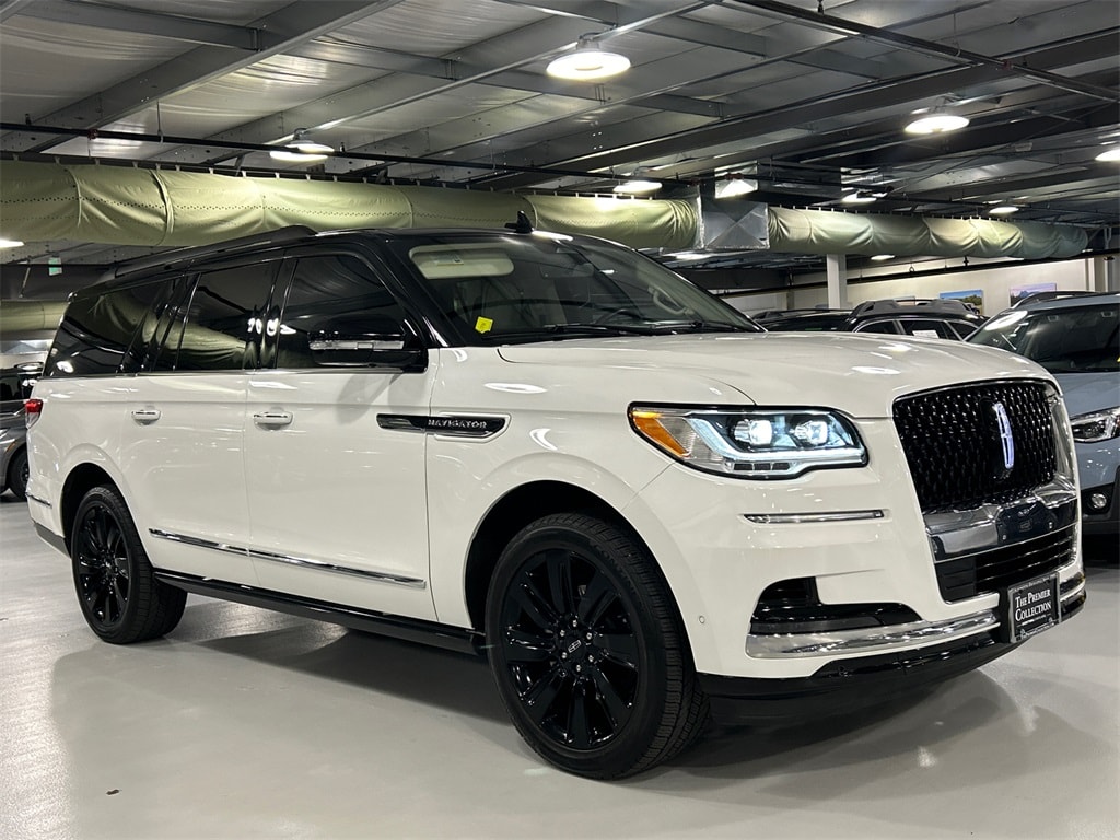 2022 Lincoln Navigator Black Label L's photo