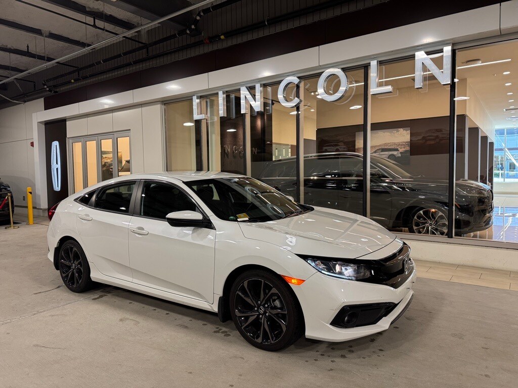 2019 Honda Civic Sport photo 2