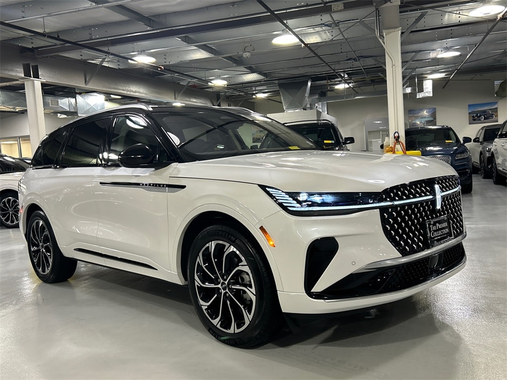 Used 2025 Lincoln Nautilus Reserve SUV