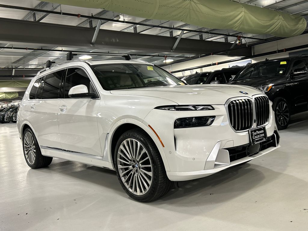 2023 BMW X7 xDrive40i's photo