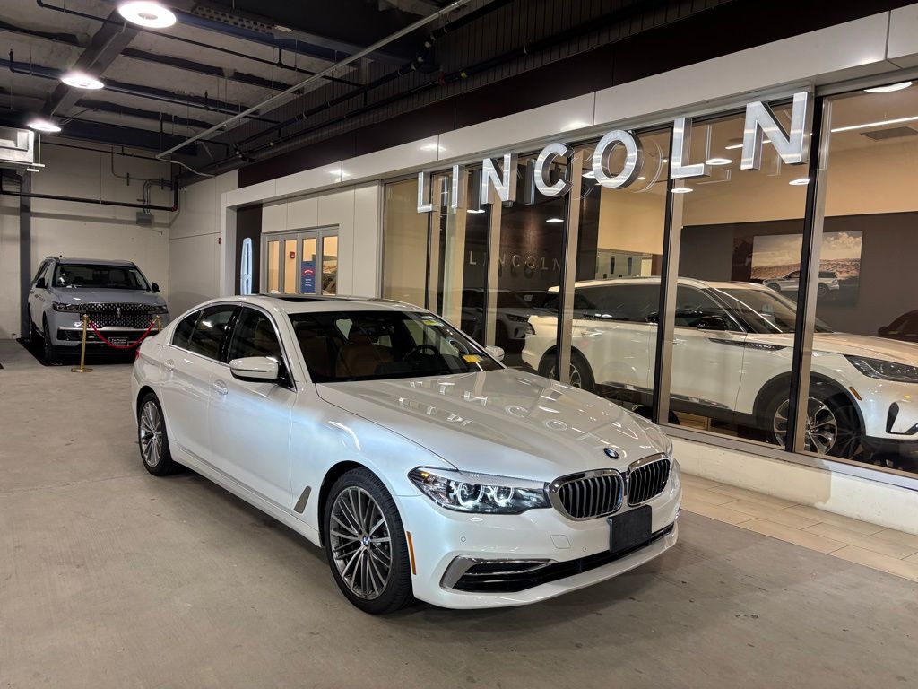 2020 BMW 5 Series 530i xDrive Sedan's photo
