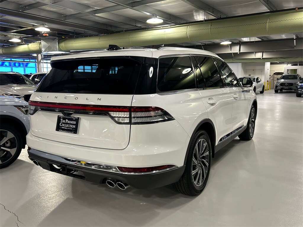 2025 Lincoln Aviator Premiere photo 2