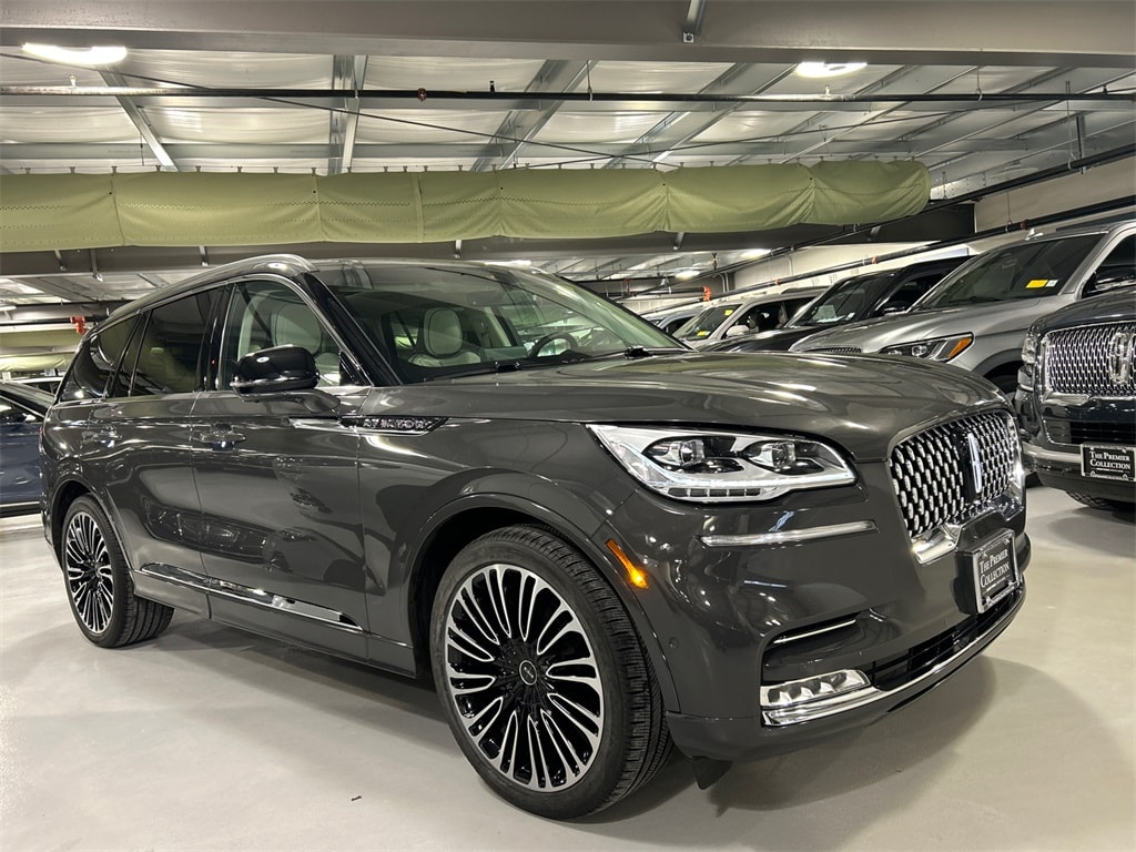 2024 Lincoln Aviator Black Label's photo