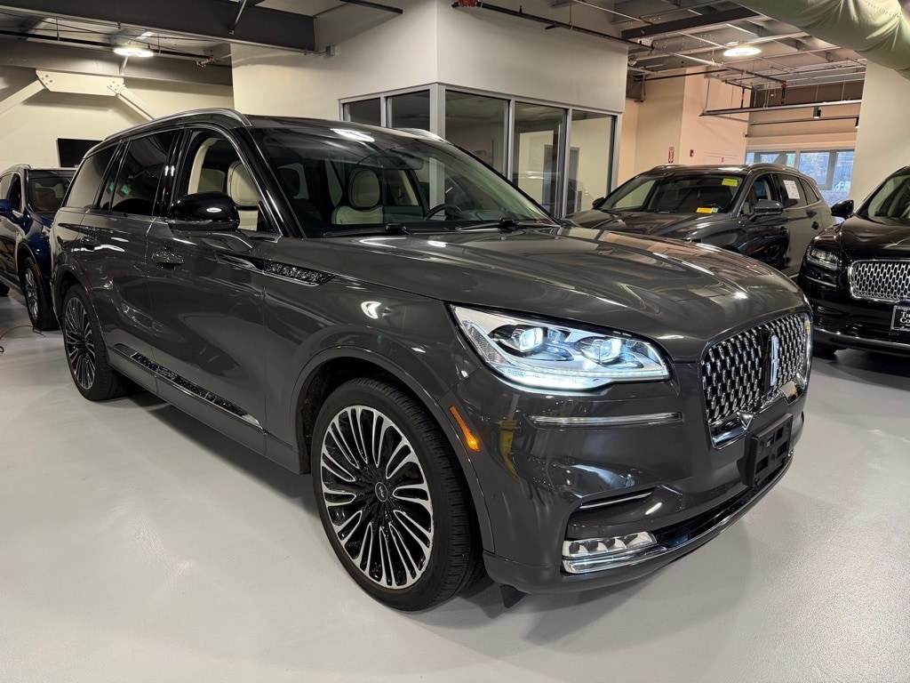 2024 Lincoln Aviator Black Label's photo