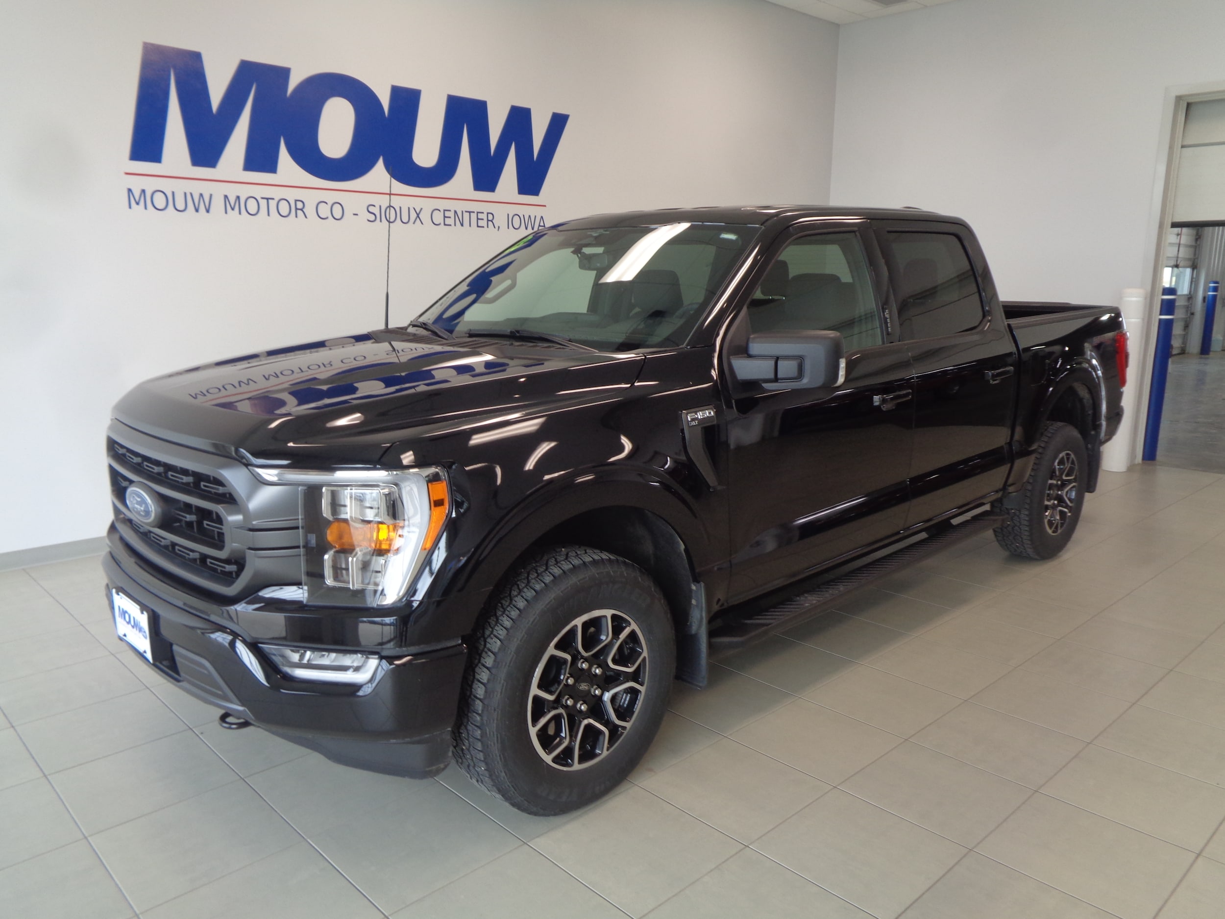 Used 2023 Ford F-150 XLT with VIN 1FTEW1EP6PFB60018 for sale in Sioux Center, IA