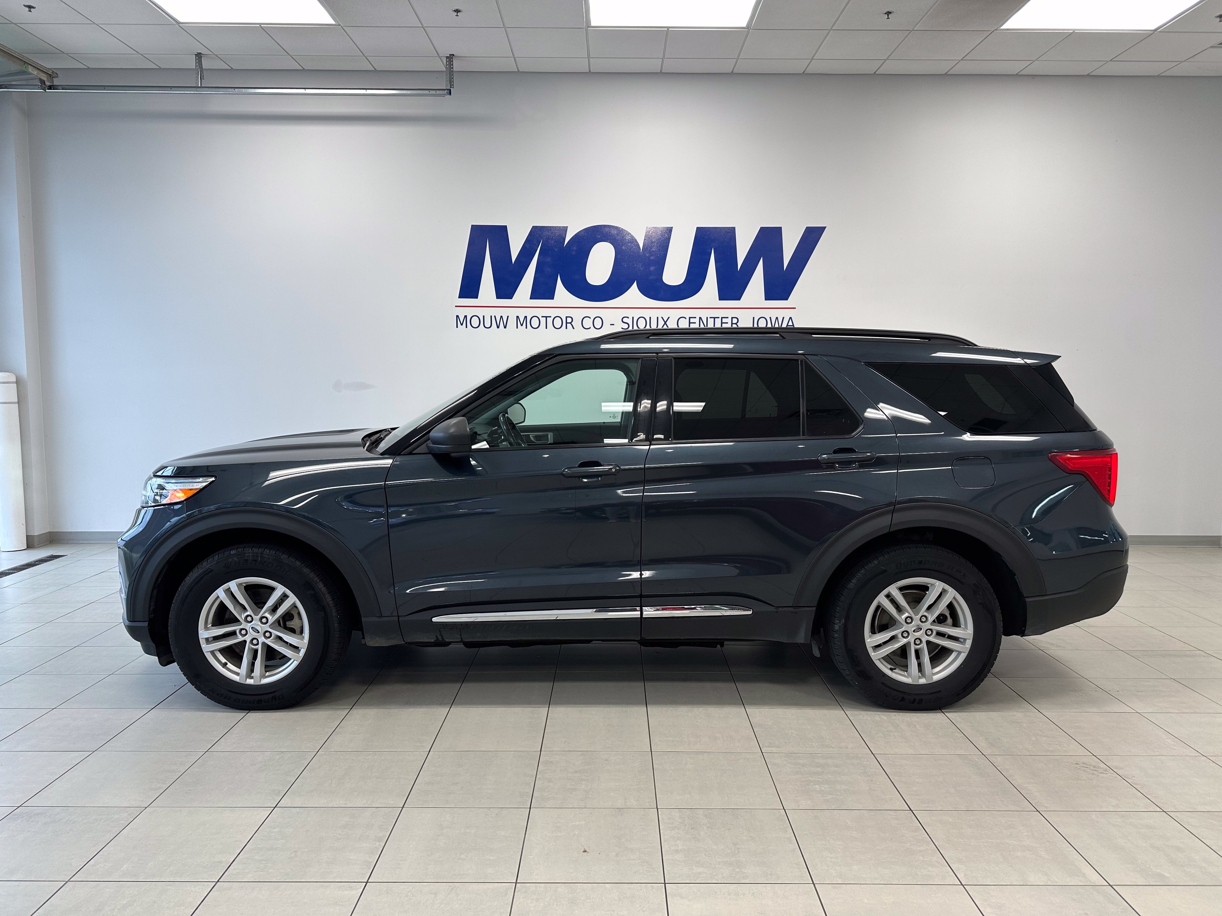 2022 Ford Explorer XLT SUV