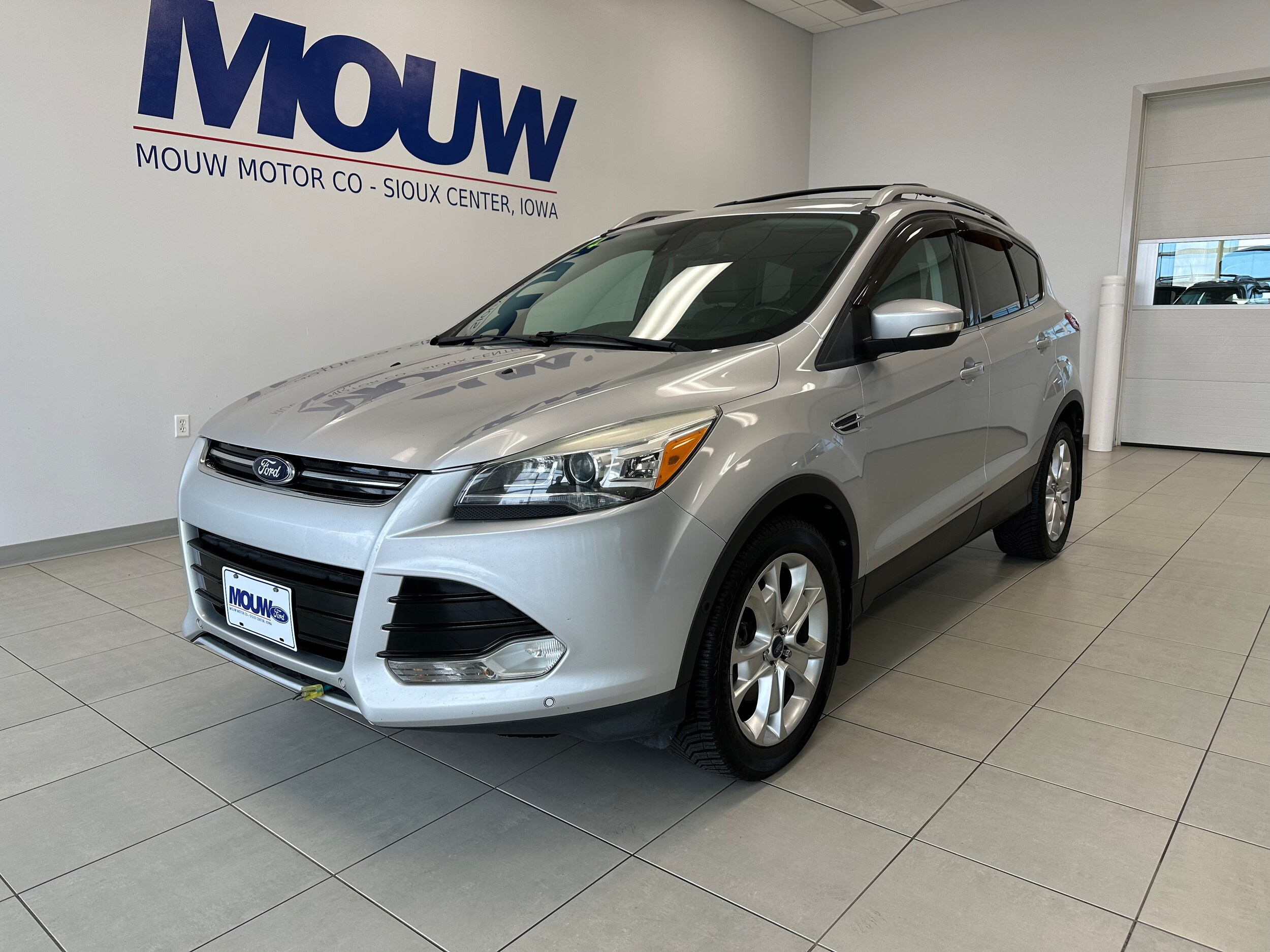 2014 Ford Escape Titanium photo 2