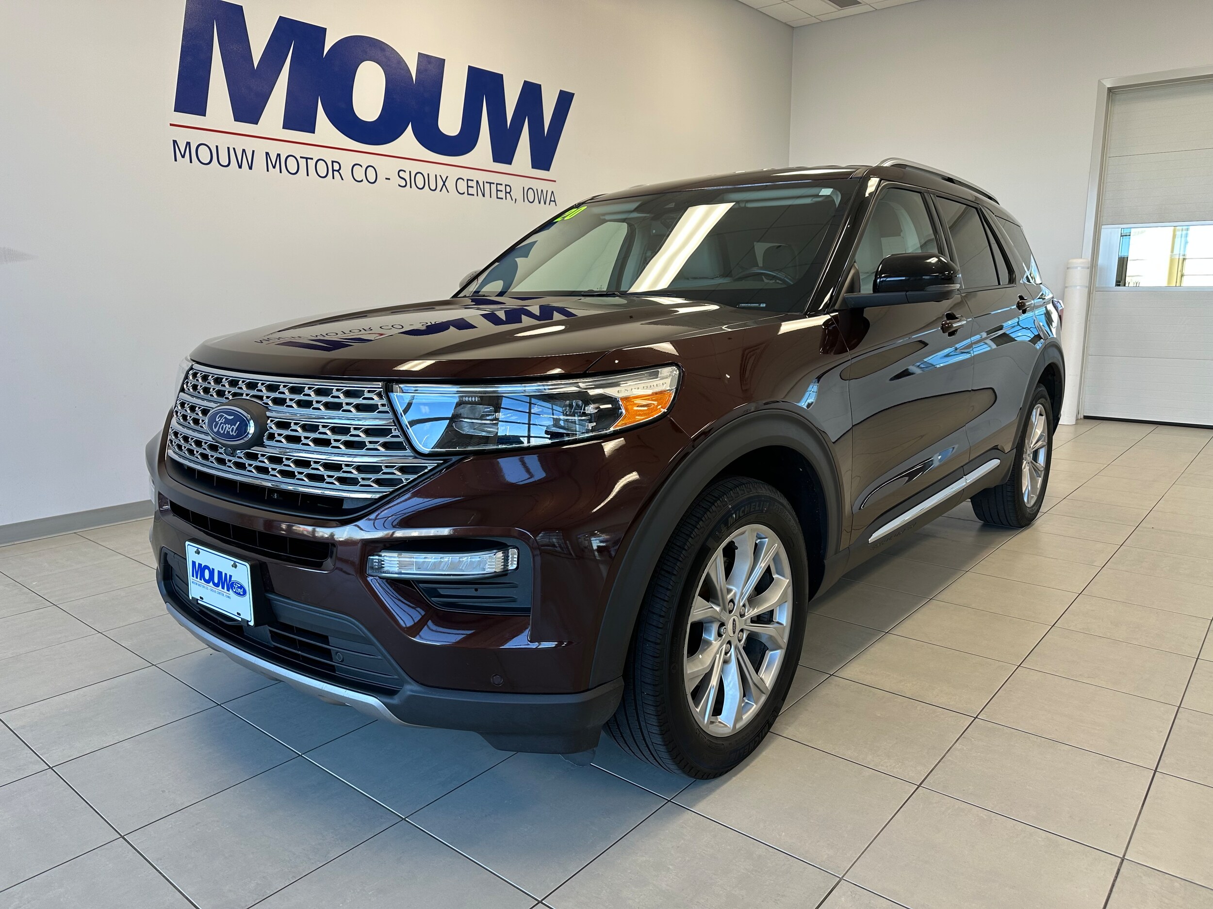 2020 Ford Explorer Limited photo 2