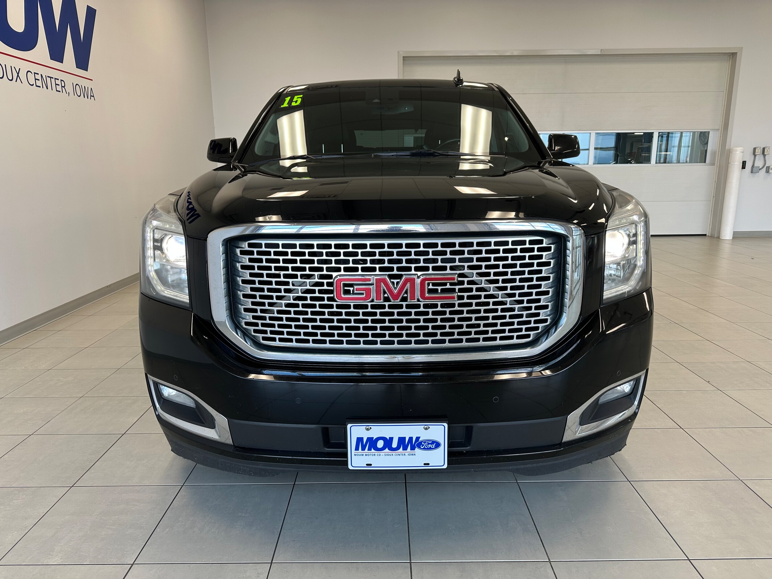 2015 Gmc Yukon Denali photo 2