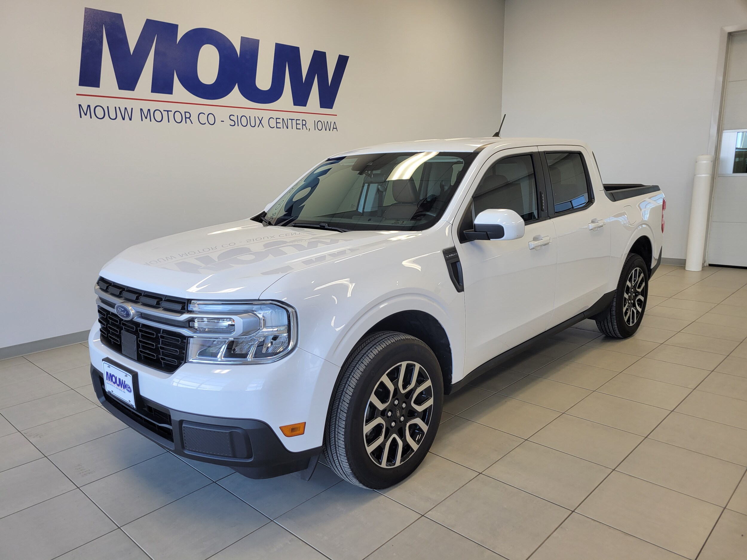 Used 2022 Ford Maverick Lariat with VIN 3FTTW8F92NRA59980 for sale in Sioux Center, IA