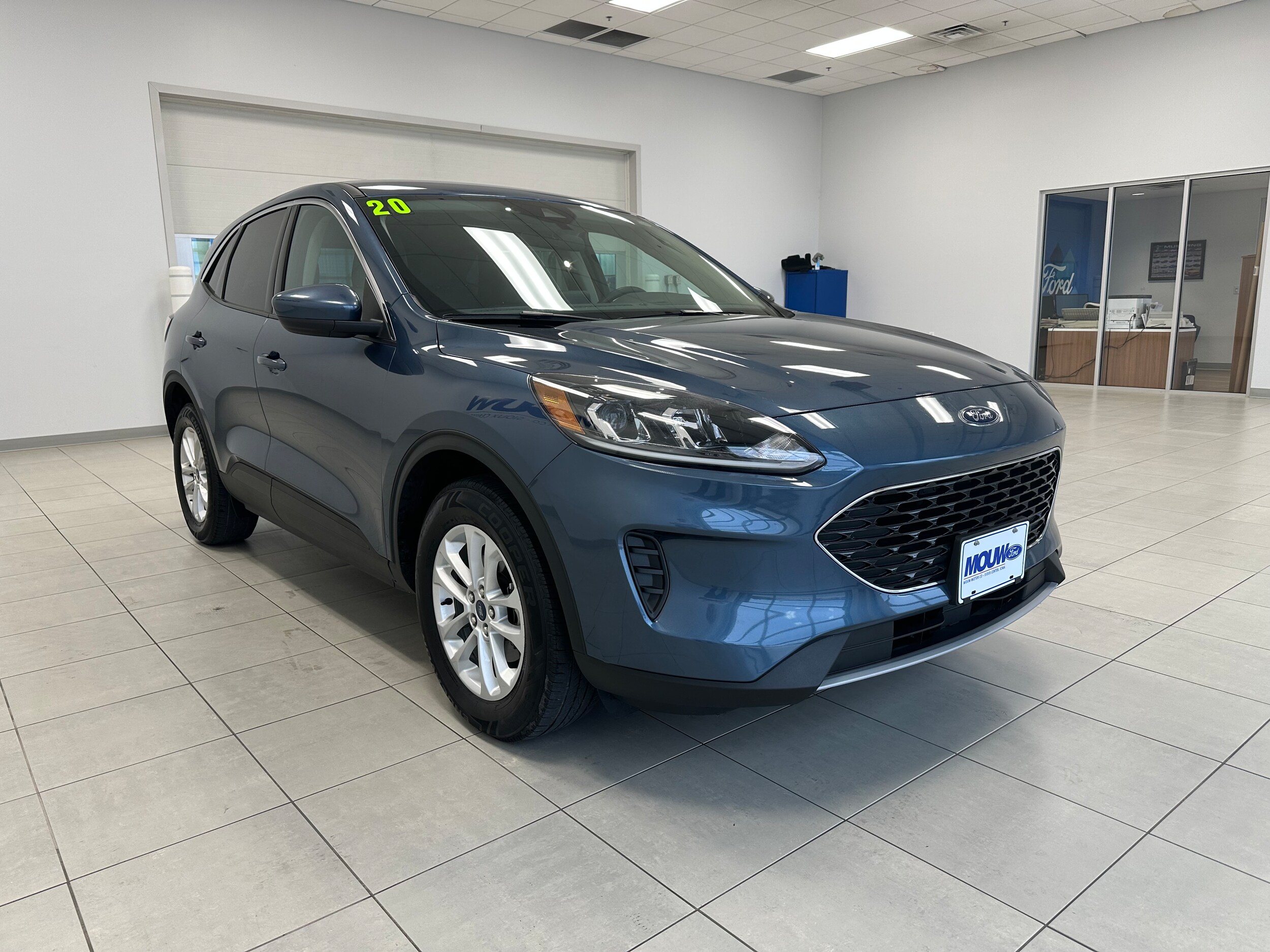 2020 Ford Escape SE photo 4