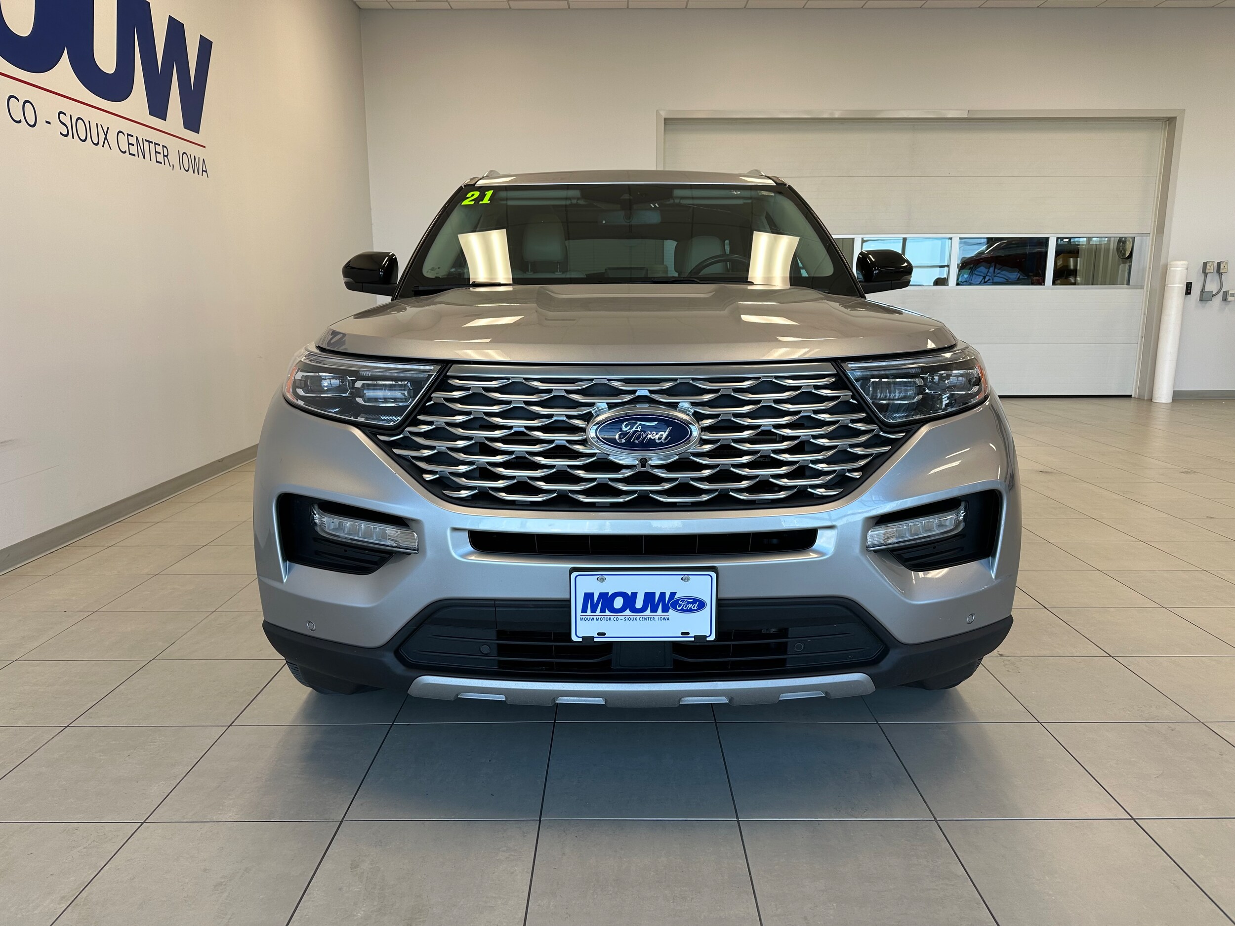 2021 Ford Explorer Platinum photo 3