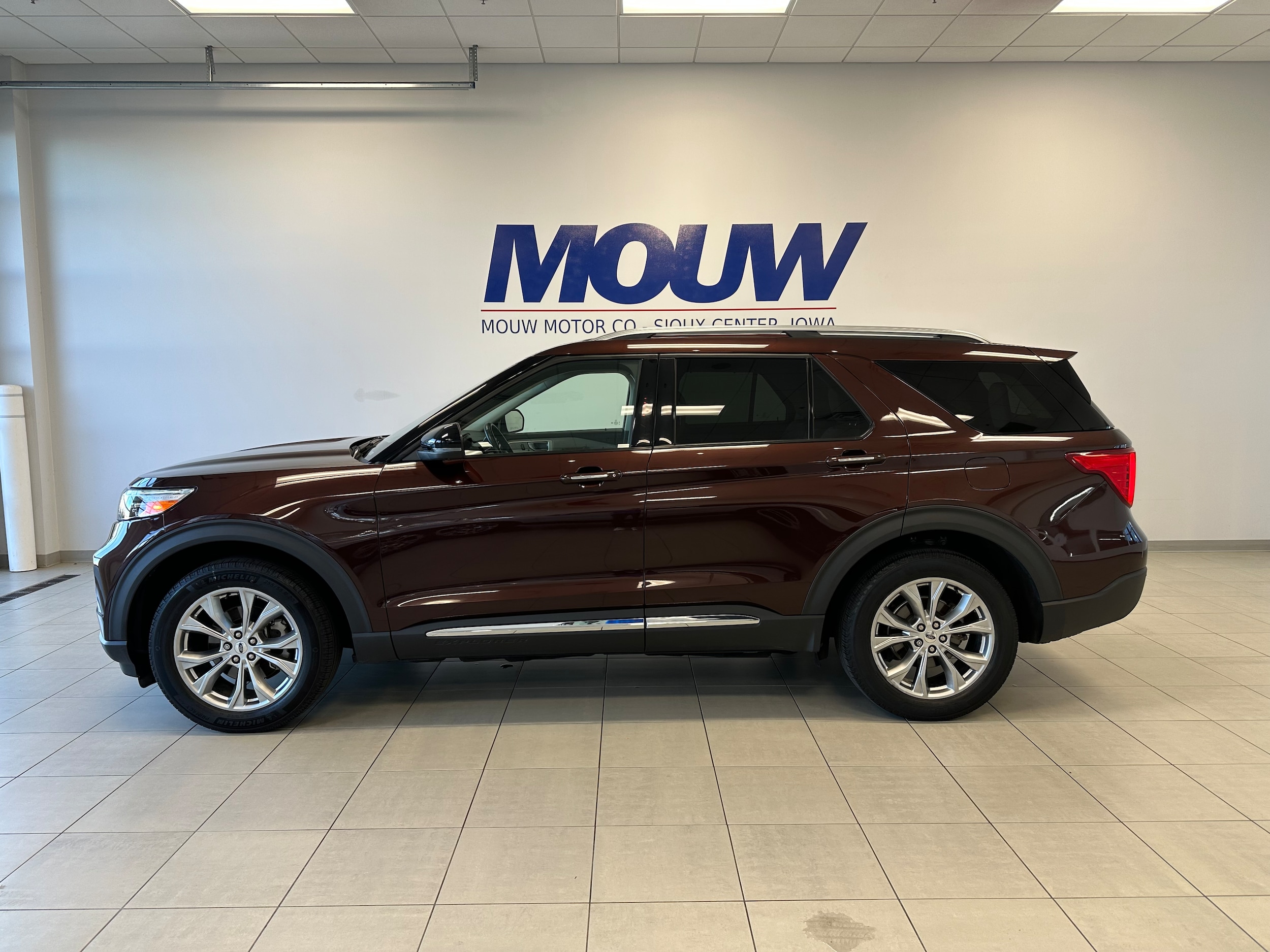 2020 Ford Explorer Limited's photo