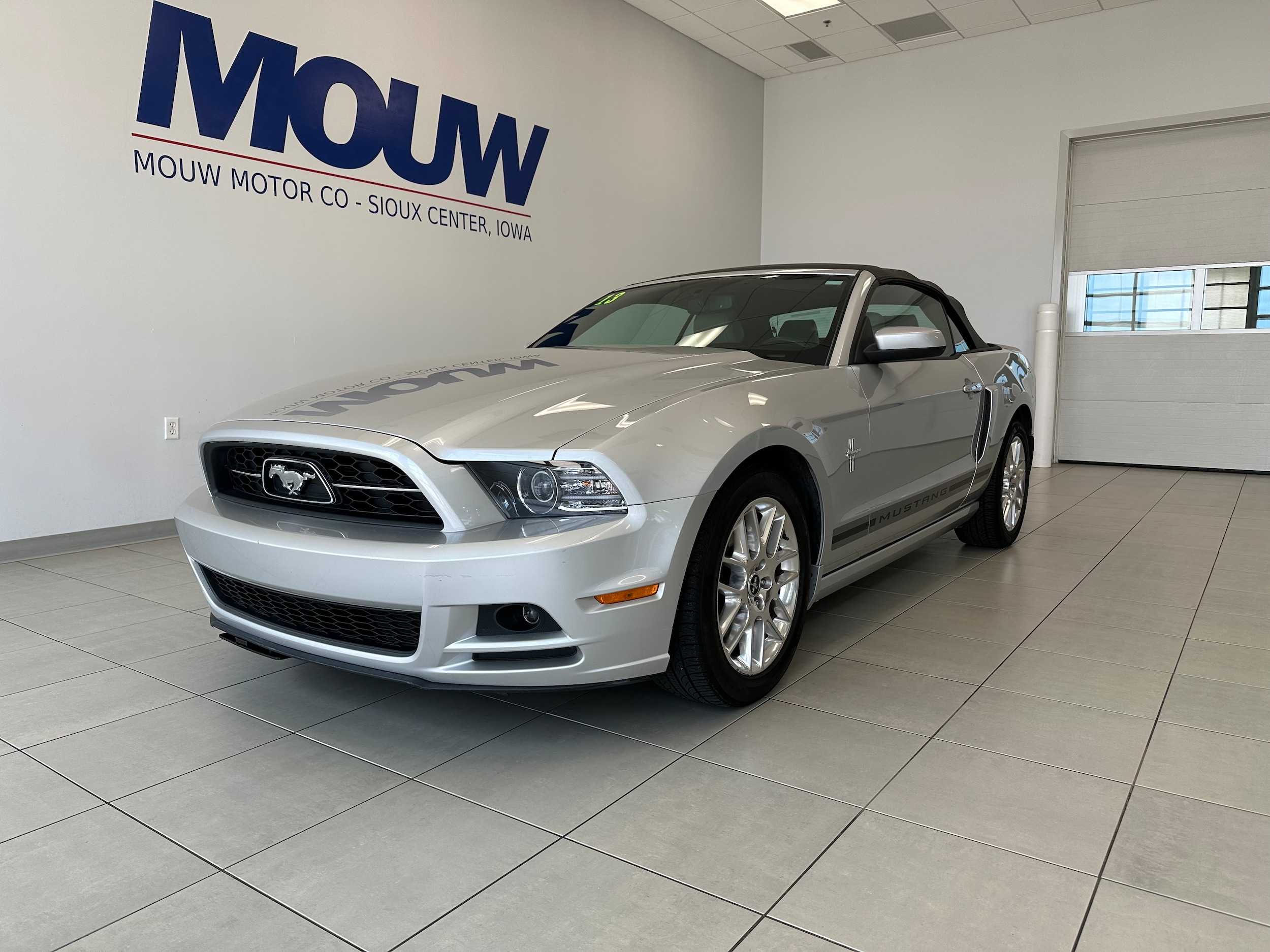 Used 2013 Ford Mustang V6 with VIN 1ZVBP8EM4D5240799 for sale in Sioux Center, IA