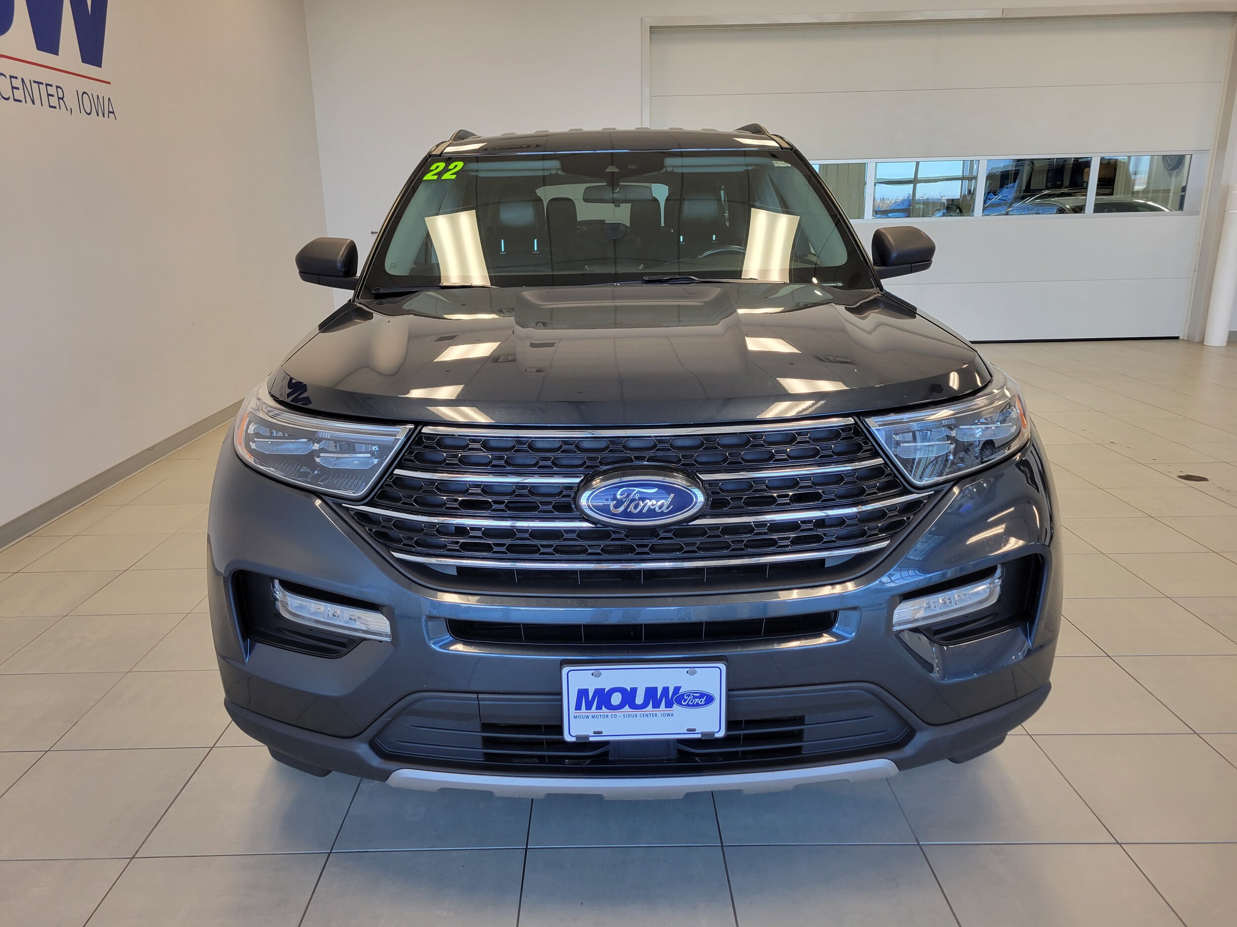 2022 Ford Explorer XLT photo 3