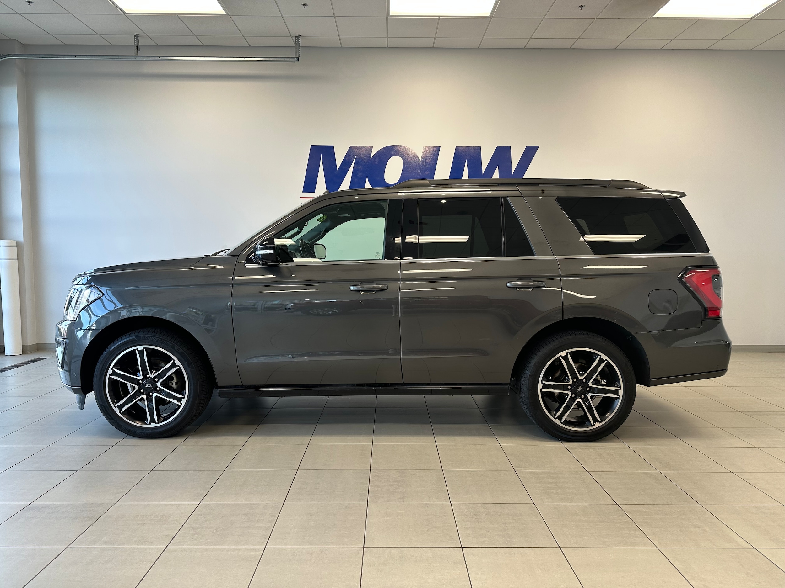 2020 Ford Expedition Limited's photo